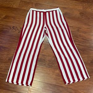 Women’s Bar III red & white striped wide leg pants with slits at ankles size L